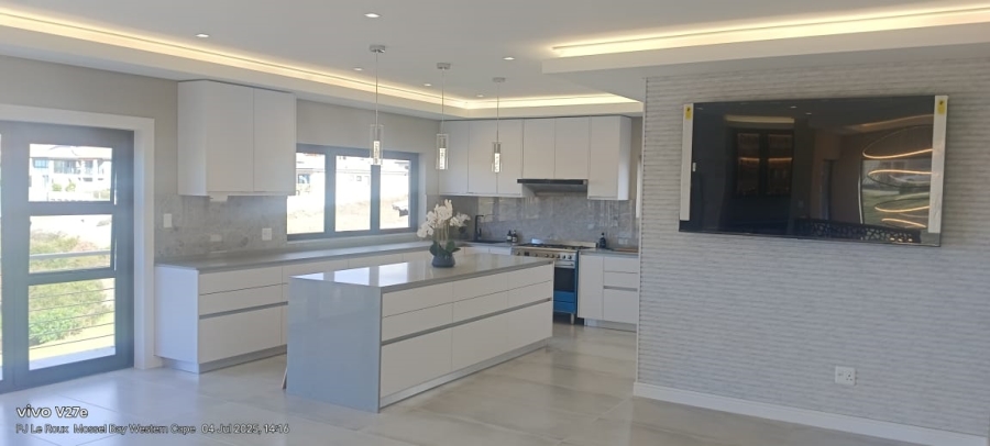 4 Bedroom Property for Sale in Seemeeu Park Western Cape